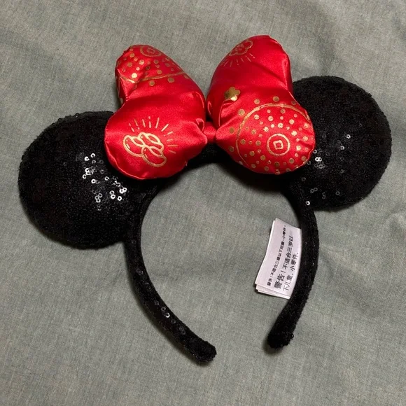 Disney | Accessories | Shanghai Disneyland Minnie Mouse  display picture 2